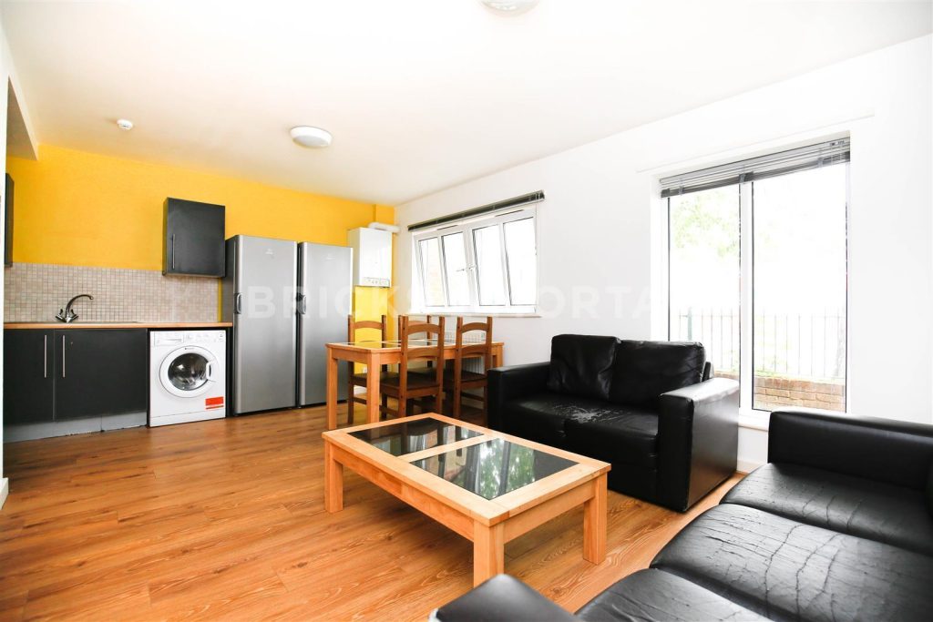 (Student House Share) Monday Crescent, Newcastle Upon Tyne