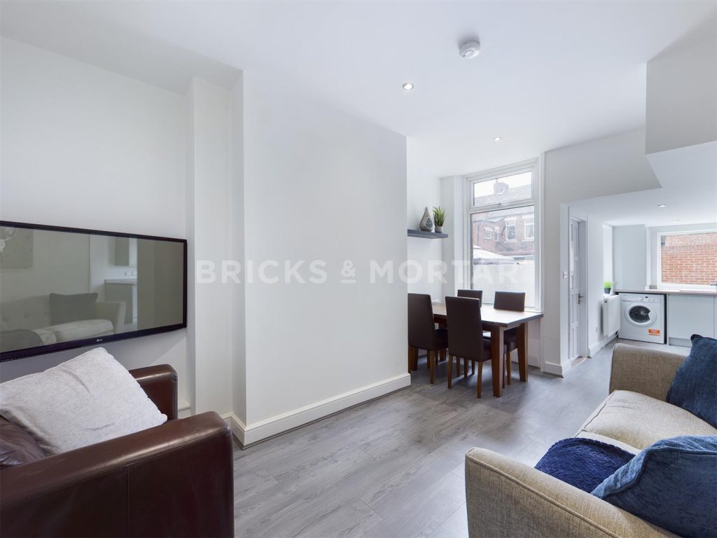 (BILLS INCLUDED) Telford Street, Gateshead