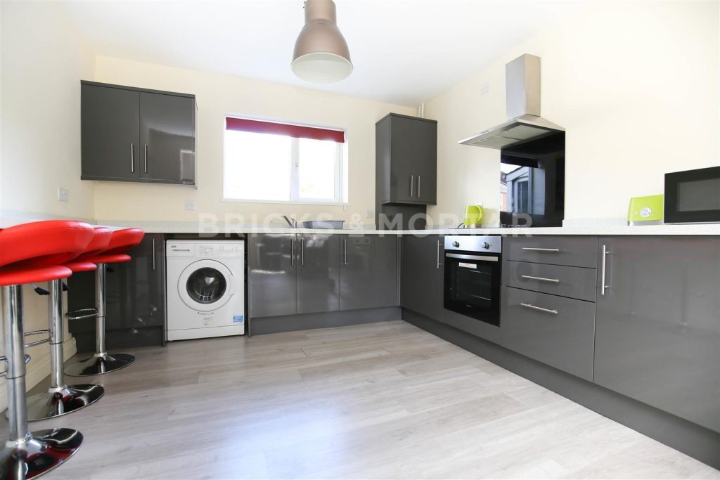 (£130 PPPW) Milton Place, Shieldfield, NE2, (£100pppw)