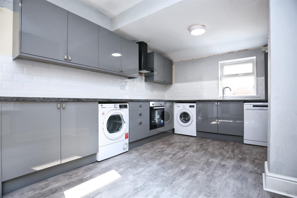 (£133pppw) Manor House Road, Jesmond, NE2 (£115pppw)