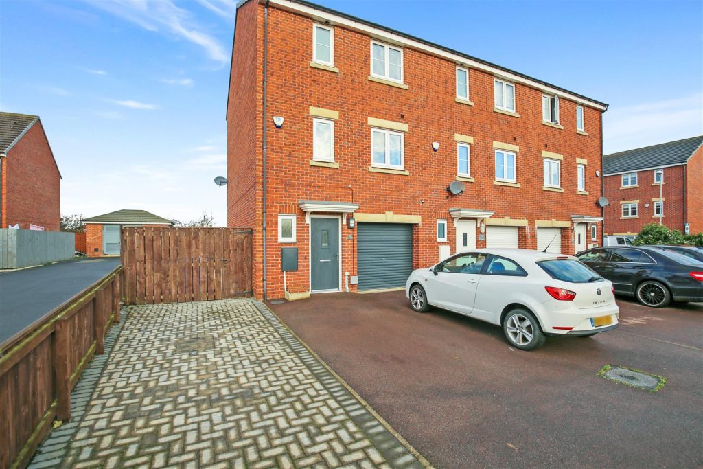 Hexham Gardens, Blyth, NE24