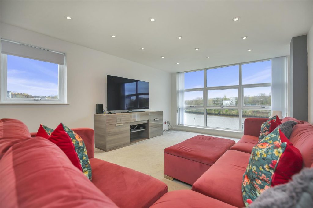 (6 MONTH TENANCY) Mariners Wharf, Quayside, Newcastle Upon Tyne